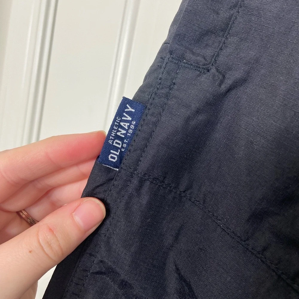 NWOT Old Navy kid’s black adjustable waist belted snow pants outside play size 7